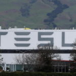 Coronavirus: Tesla ferma. Musk,la sposto