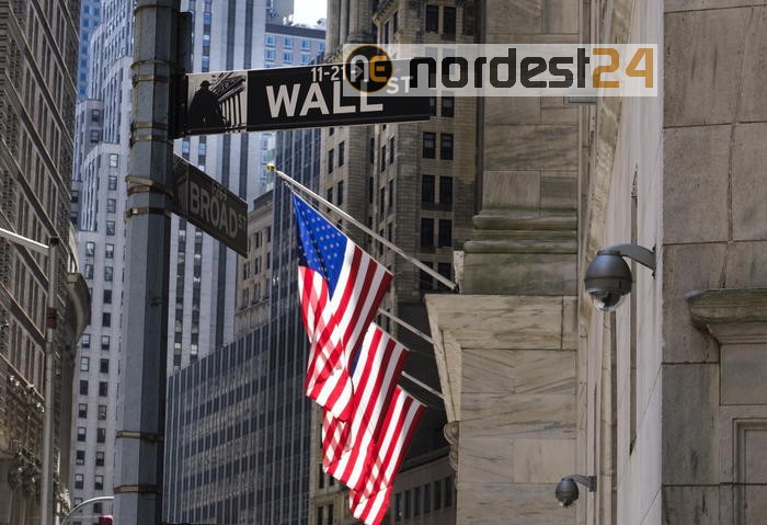 Trump, Wall Street vola, Usa riaprano