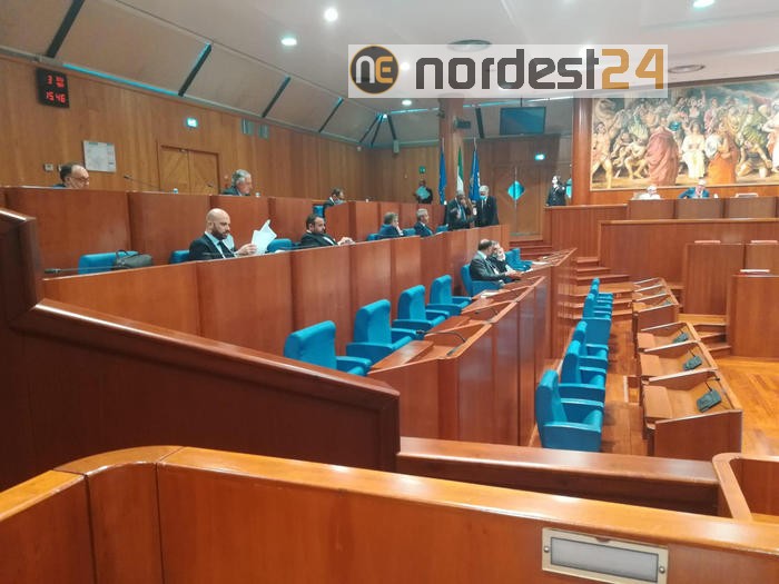Calabria,Consiglio abroga norma vitalizi