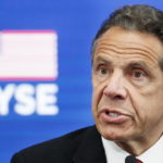 Cuomo con Colombo, sostengo statua a Ny