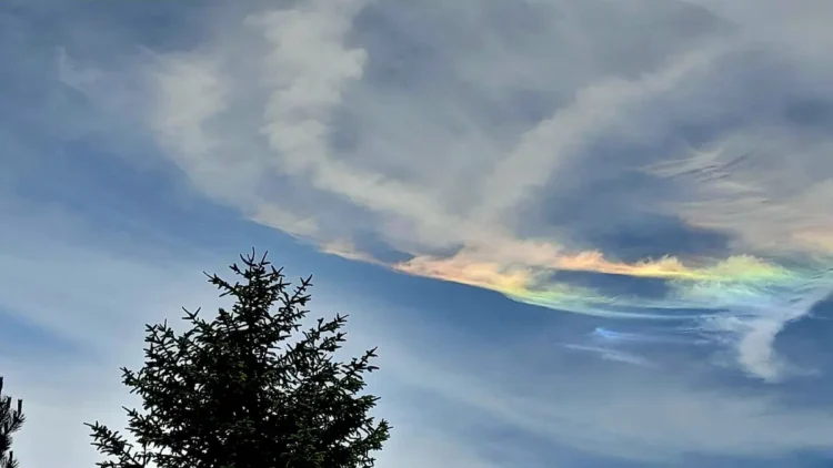 Nuvole "colorate" nel cielo del Nordest
