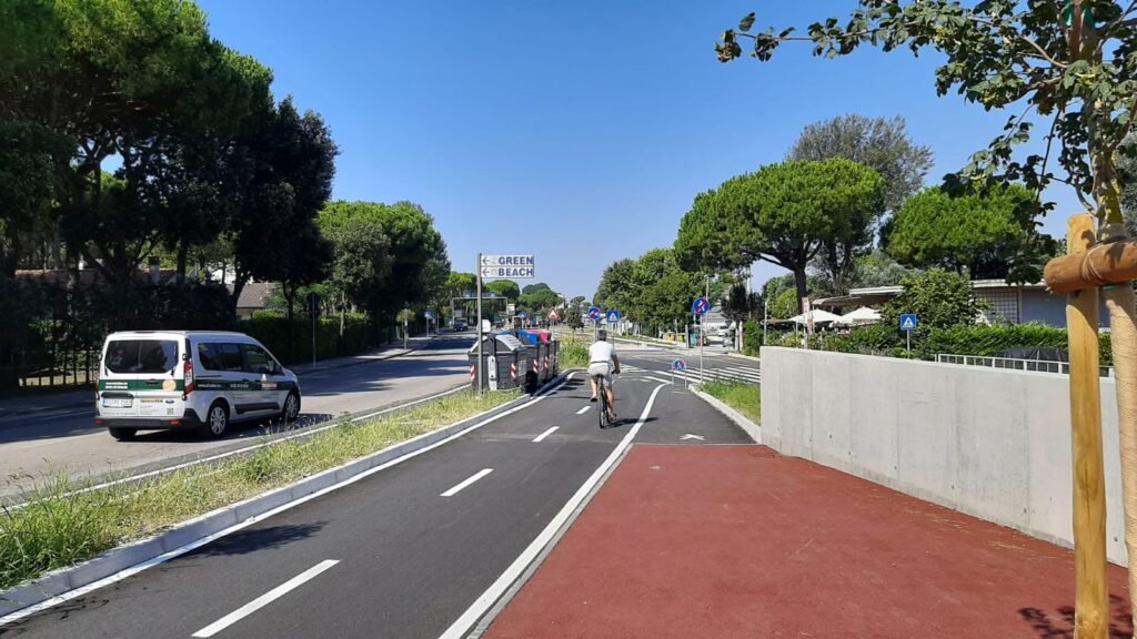 Jesolo: inaugurata la nuova pista ciclopedonale di viale Oriente