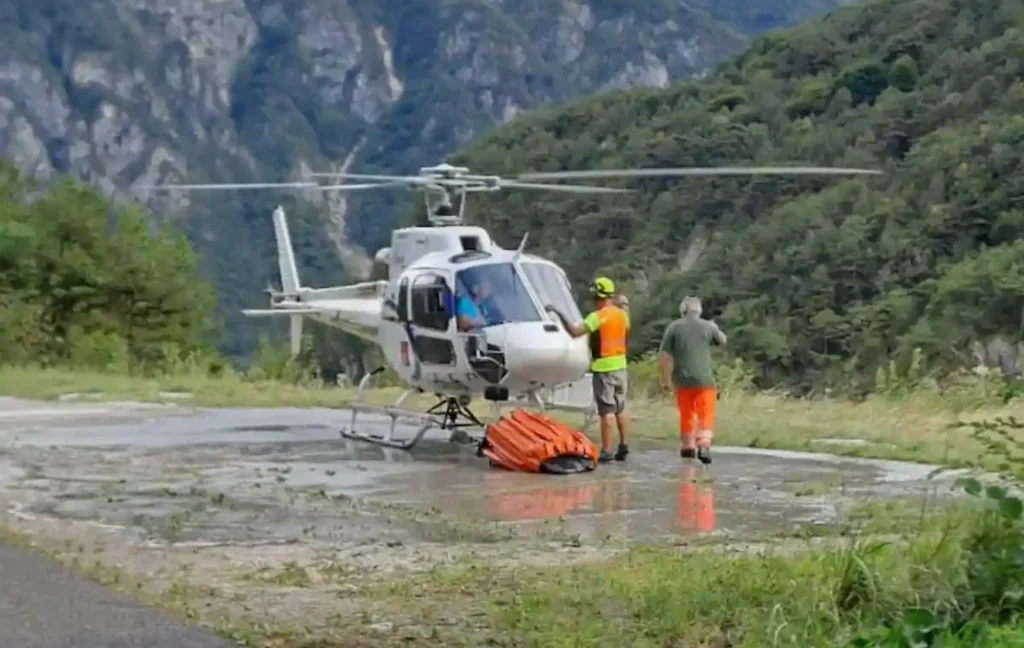 Incendio boschivo sulle pendici a sud del monte Cimadors