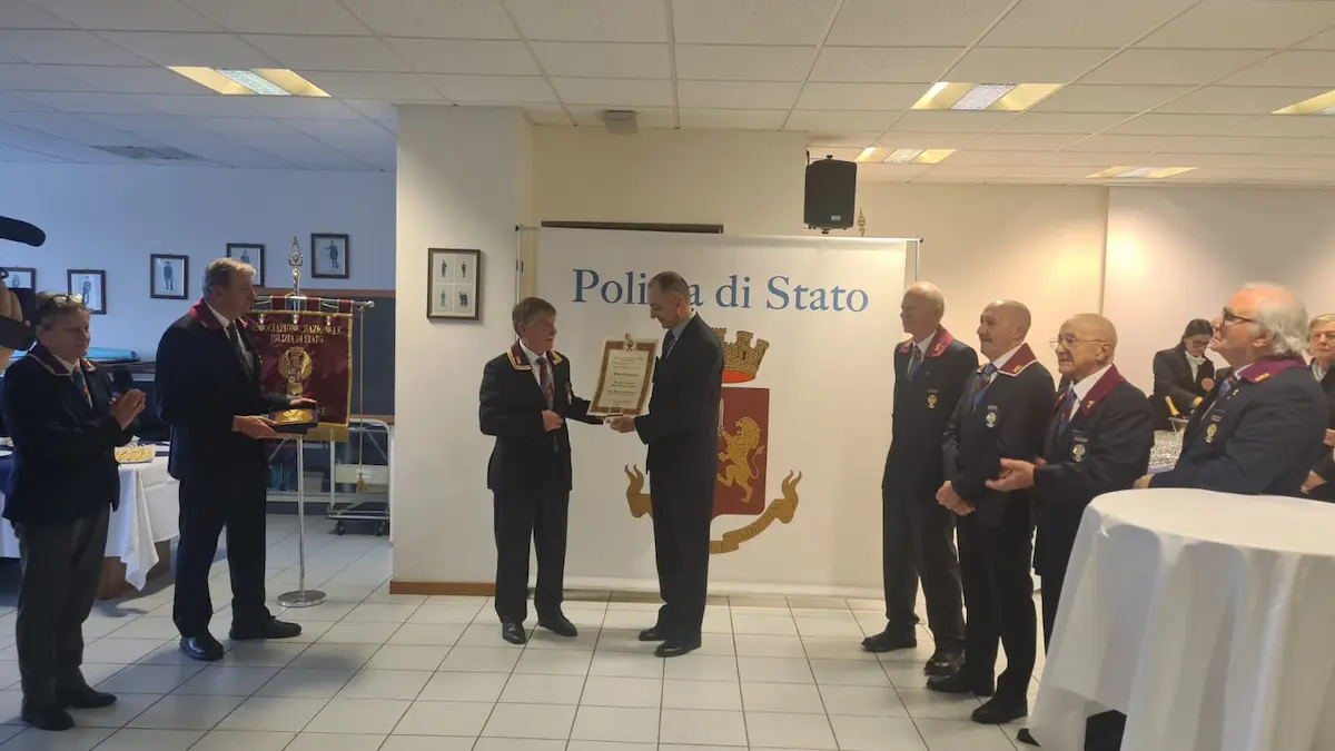 La Polizia di Stato di Udine e l'Associazione Nazionale Polizia di Stato - Sezione di Udine al tradizionale scambio di auguri di Natale