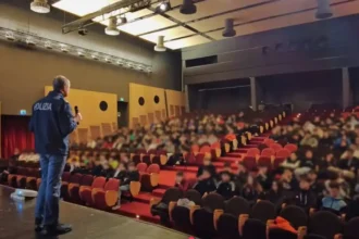 la Polizia di Pordenone incontra gli studenti del Liceo Leopardi-Majorana