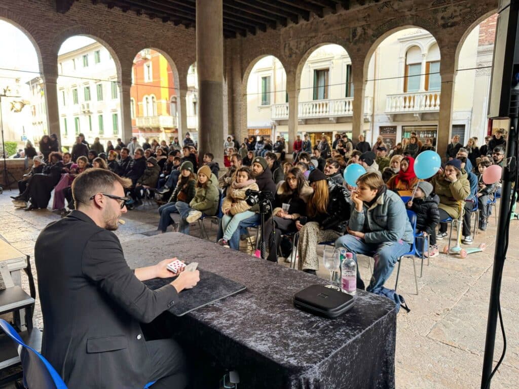 Carnevali di Marca, un weekend di festa: in 20mila alla sfilata dei carri di Vittorio Veneto