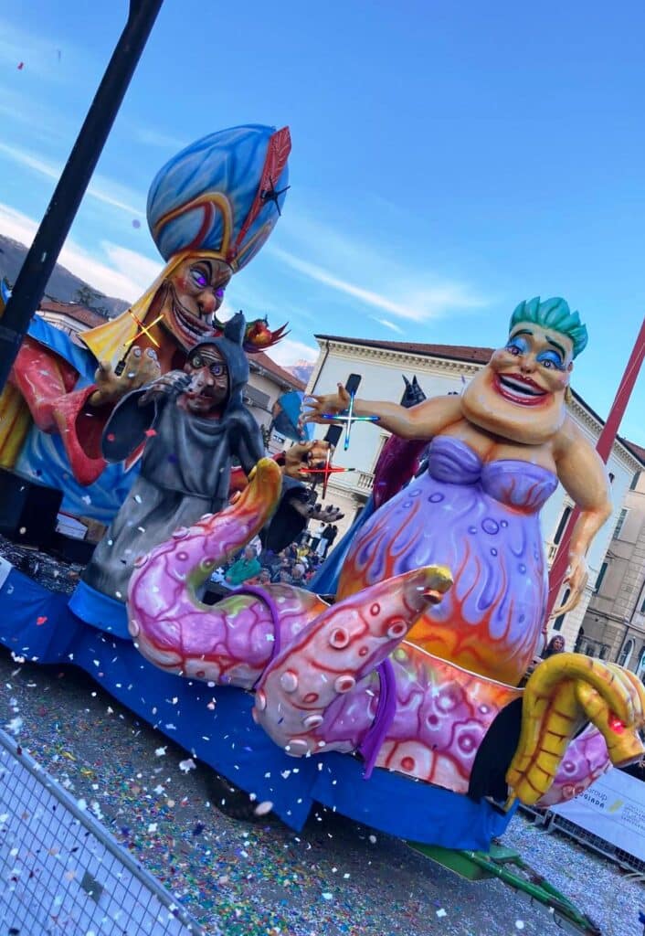 Carnevali di Marca, un weekend di festa: in 20mila alla sfilata dei carri di Vittorio Veneto